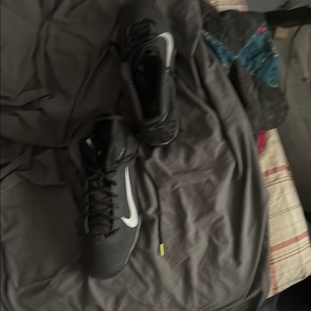 Nike Black and White Athletic Shoes with Breathable Mesh